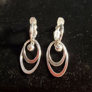 Monet Double Loop Hoops Clip On Earrings Silver Tone Vintage Hammered‎ Smooth